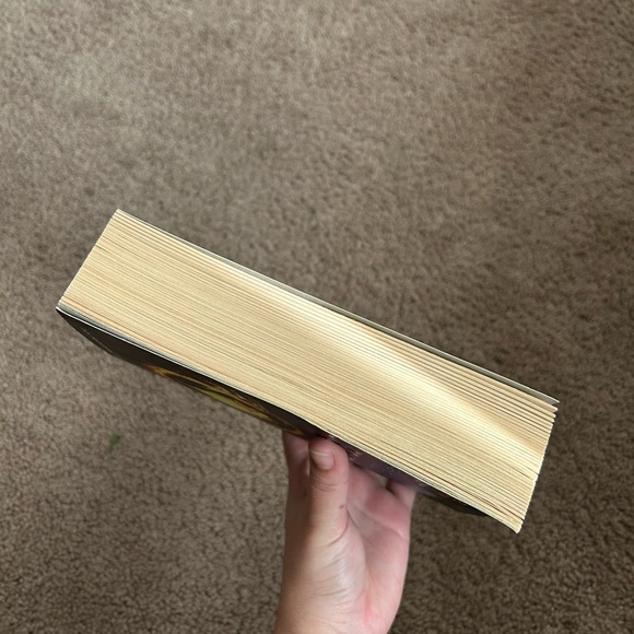 Divergent by Veronica Roth - Picture 5 of 5